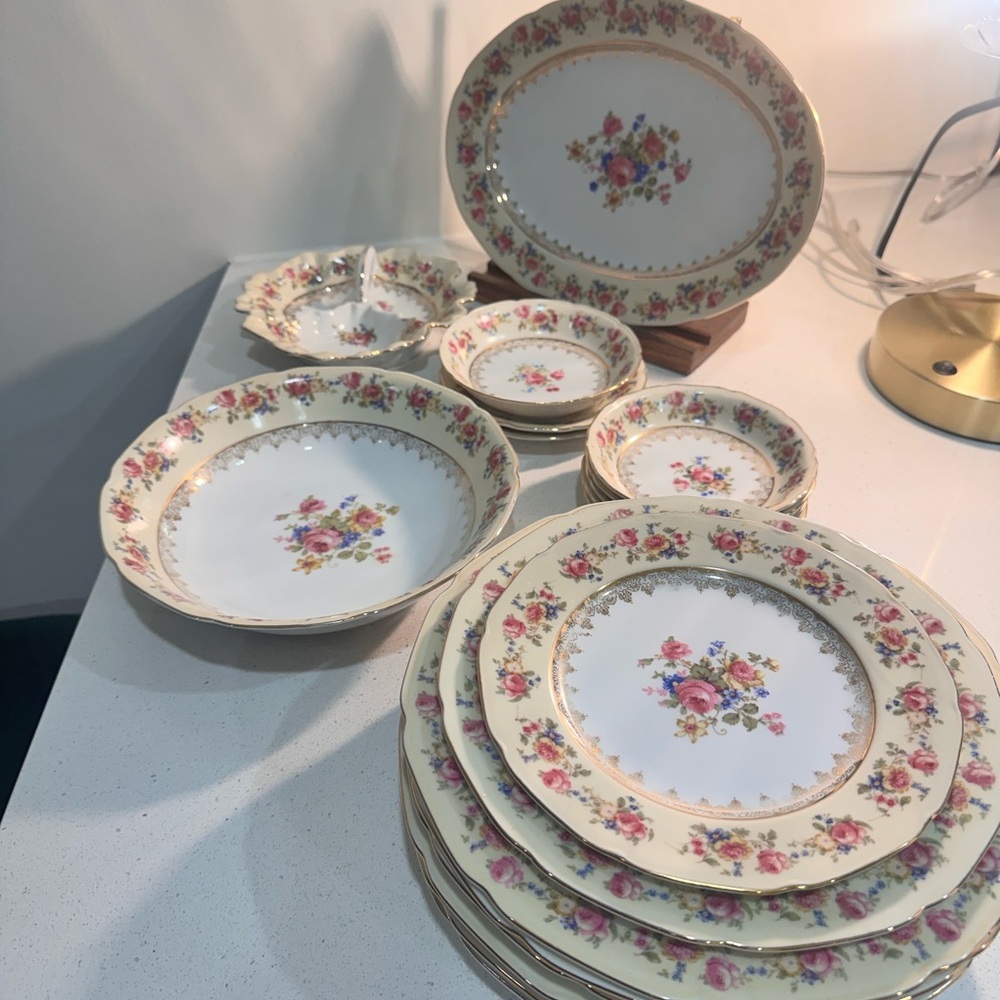 Floral Dinnerware Set